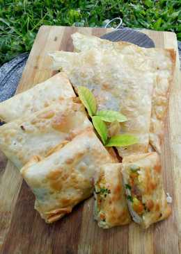 Martabak mini isi daging cincang dan sayur (kulit pangsit)