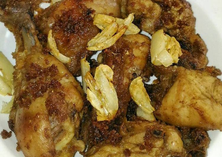 bahan dan cara membuat Garlic Fried Chicken (Ayam Bawang)