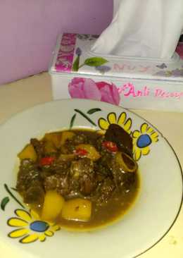 Semur Daging Kambing & kentang Tabur Wijen