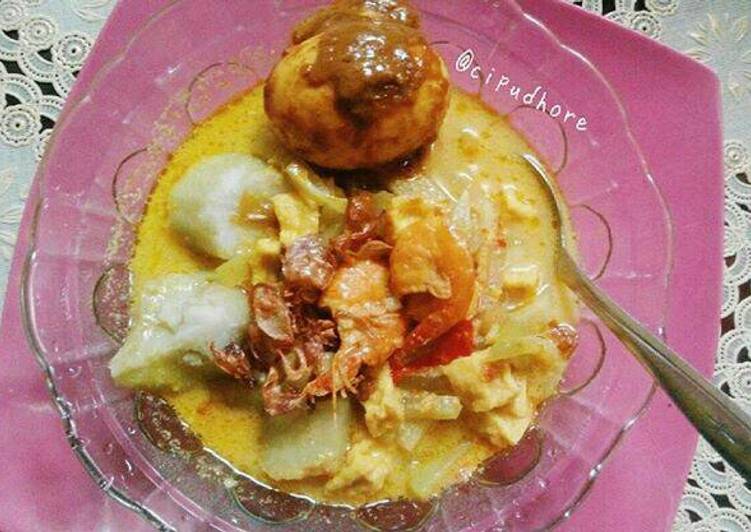  Resep Lontong sayur labu siam telor bumbu petis oleh Putri 