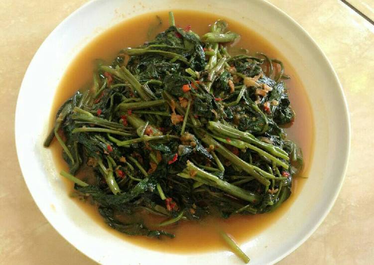 resep lengkap untuk Tumis Kangkung Belacan