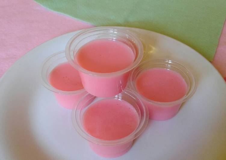 bahan dan cara membuat Puding Susu Rasa Strawberry