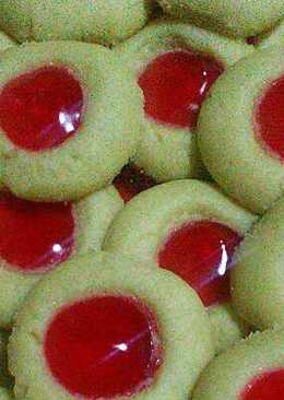 Kue kering isi selai strawberry