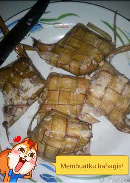 Ketupat Pulut Santan khas Medan