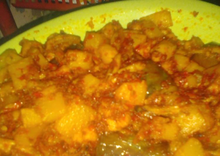 Resep Sambal kentang,tempe,terong,teri dan cumi asiiinn:D By
QueenShafira