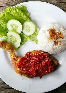 Ayam goreng gurih sambal terasi