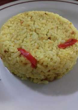 Nasi goreng kuning