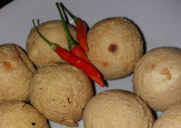 gambar untuk resep Tahu Bulat Simple isi Bon Cabe