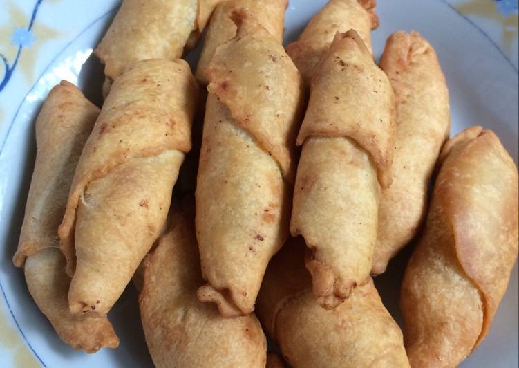 gambar untuk resep Mini Molen Pisang Baking Powder Takaran Sendok Tanpa Telur