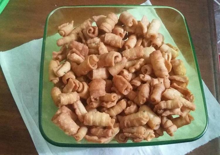 bahan dan cara membuat Kue garpu manis gurih pasti jadi