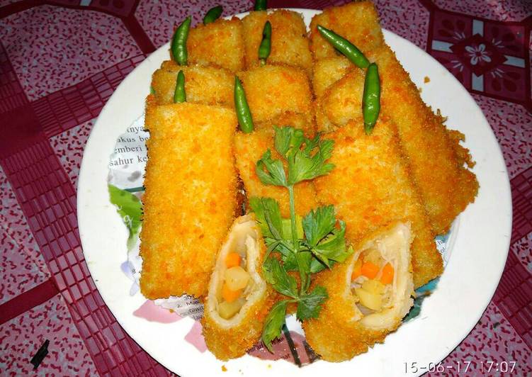 resep Risol isi kentang wortel sosis yammy