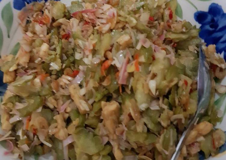 resep makanan Tumis pare krepek