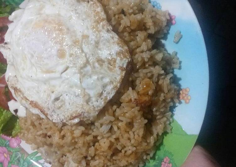 gambar untuk cara membuat Nasi Goreng UDEL (udang telor)