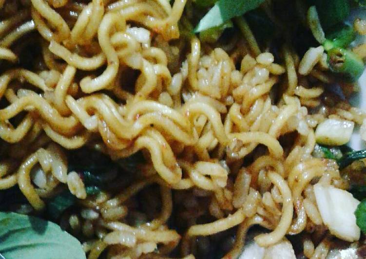 resep lengkap untuk Kreasi indomi goreng