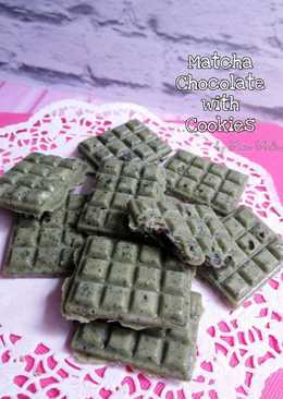 Matcha Chocolate with Cookies