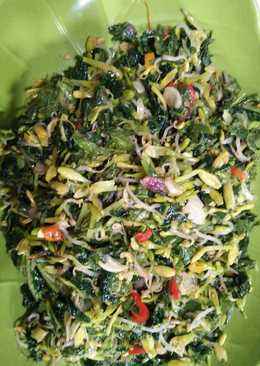 Tumis bunga pepaya, daun kates, daun singkong, toge