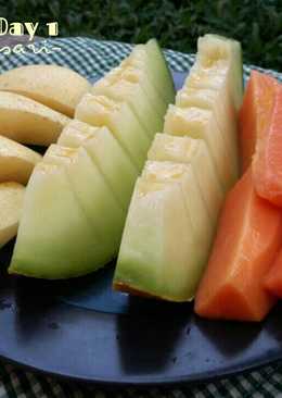 Menu Diet GM hari ke 1, Buah-buahan seharian + 8-12 gelas air putih