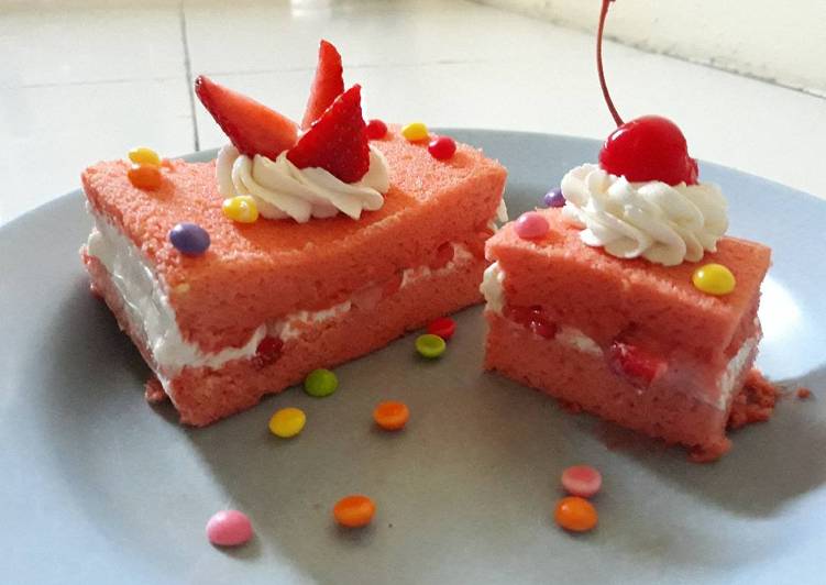 bahan dan cara membuat Bolu strawbery lembut