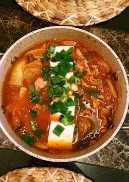 Kimchi jjigae