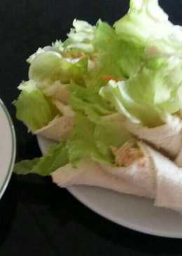 Sandwich Roti tawar isi ayam lotus