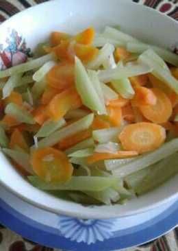 Tumis labu siam wortel