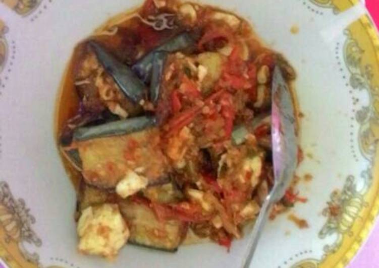 cara membuat Terong Balado mix putih telur asin