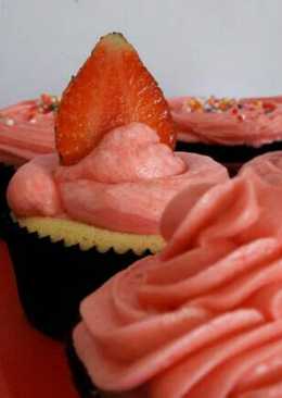 Vanilla cupcake strawberry