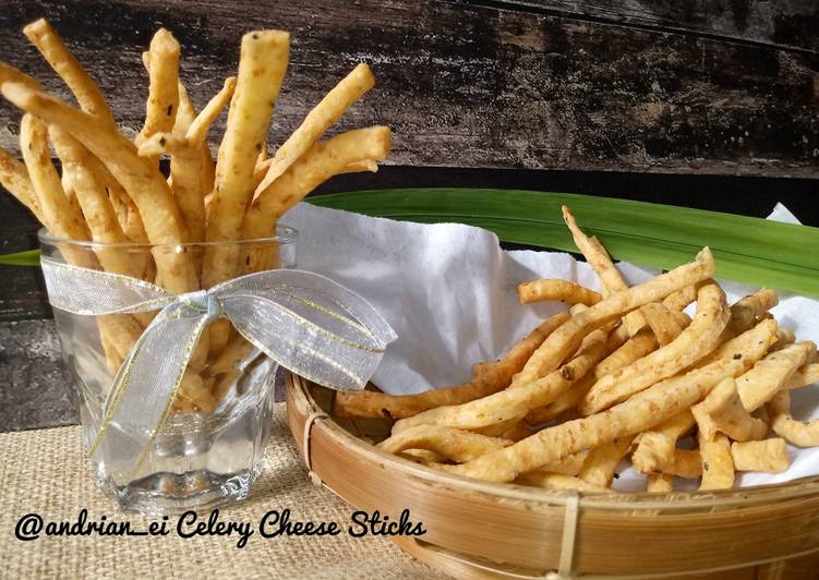 gambar untuk cara membuat Celery Cheese Sticks (Stik Keju Seledri - Putih Telur)