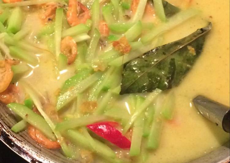 gambar untuk resep Sayur labu siam udang santan