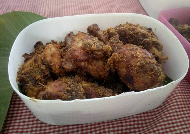 resep lengkap untuk Ayam goreng rempah laos