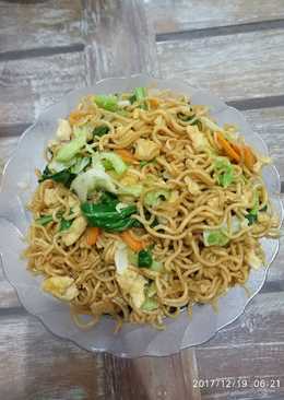 Mie goreng simple (bekal sekolah anak)