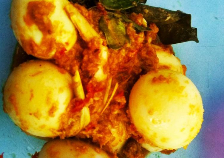 Telor ayam kampung Bumbu Bali recipe main photo