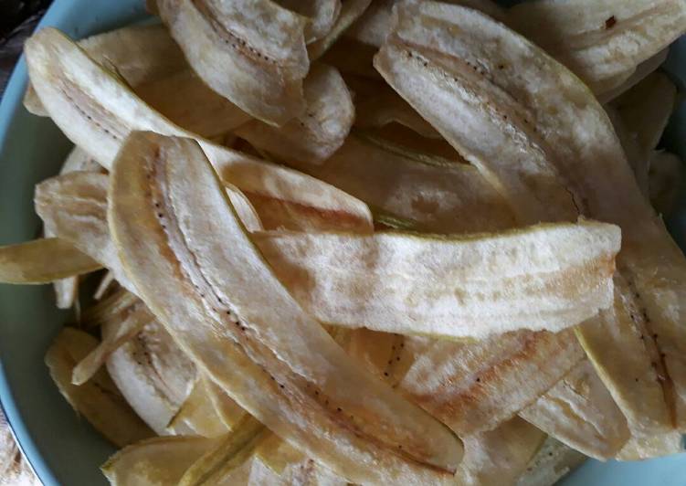 bahan dan cara membuat Keripik pisang goroho