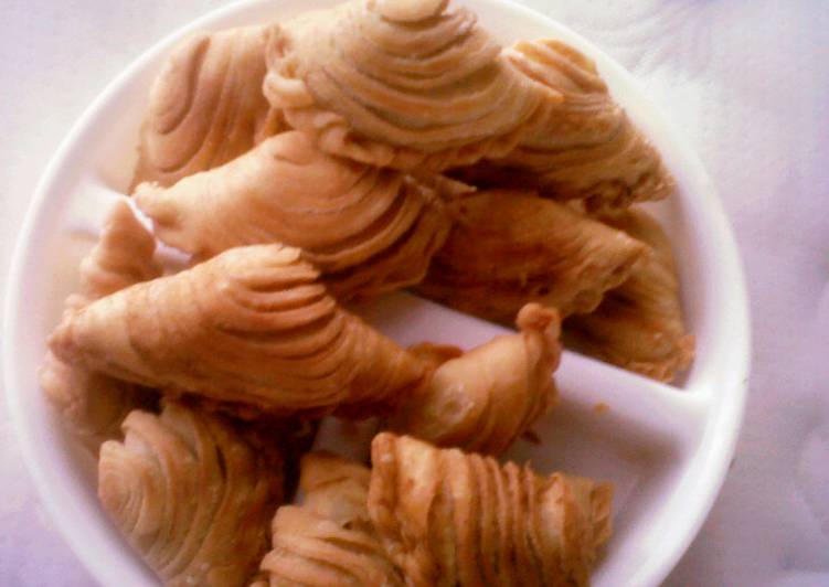 resep makanan Pastel keong aka karipap pusing