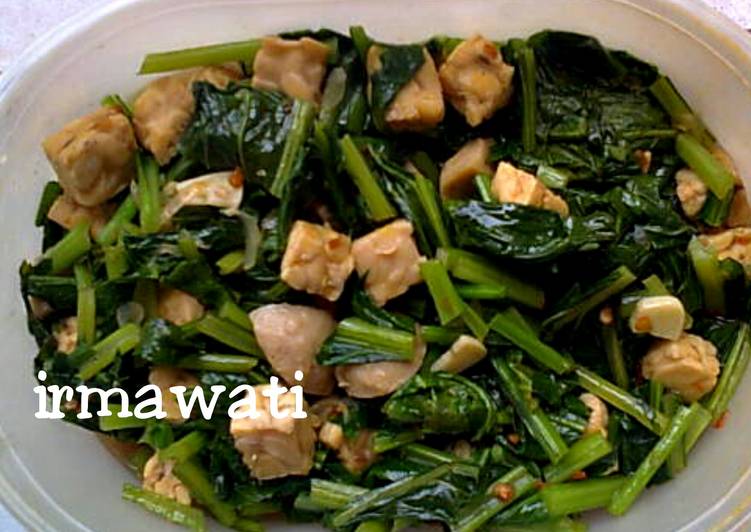 Oseng Sawi Hijau Plus Bakso Tempe Oseng Sawi Hijau Plus Bakso Tempe