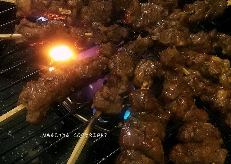 bahan dan cara membuat Sate Makassar