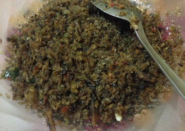 bahan dan cara membuat Sambal ikan roa