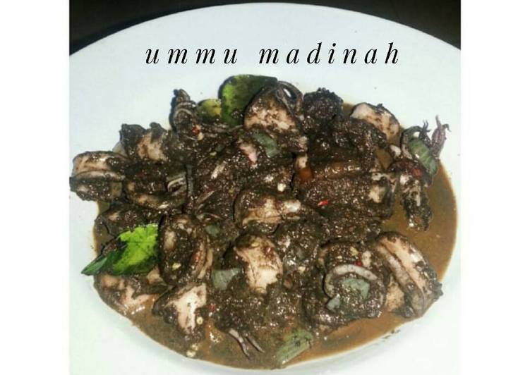Resep Cumi masak hitam - Ummu Madinah