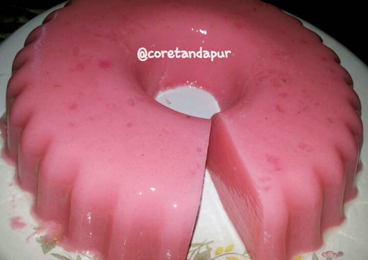 gambar untuk cara membuat Puding Susu Strawberry