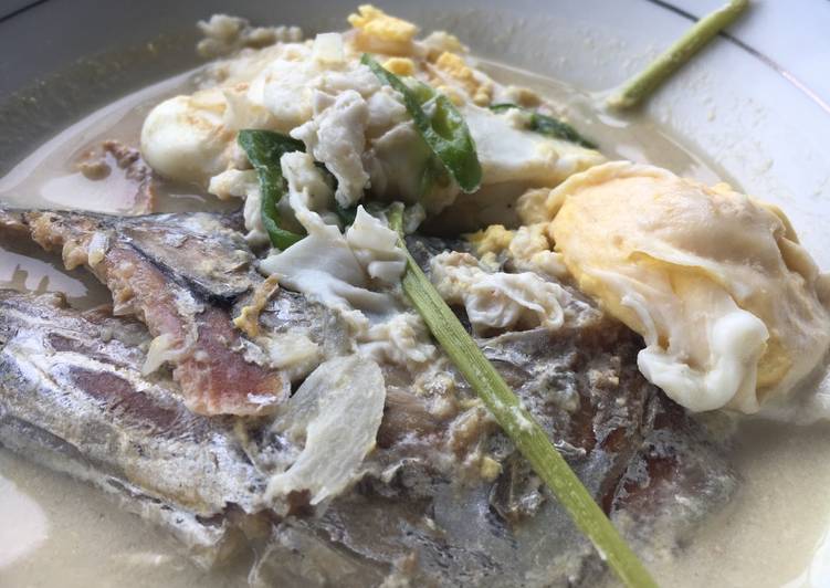 resep masakan Garih Kepala Telang (Kepala Tenggiri Asin) khas Kalimantan Selatan