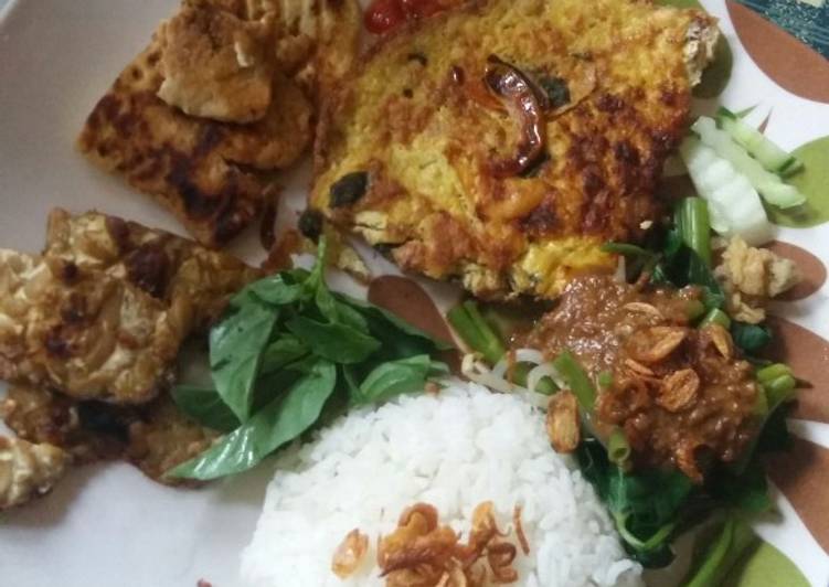 Tempe tahu telur pangang teflon + gado2 mini(Menu diet alakadar) foto resep utama