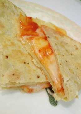 Pizza tortila with mozarella cheese (tanpa oven)