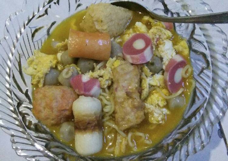 resep lengkap untuk Indomie mix baso seafood