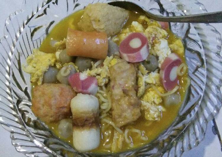 resep Indomie mix baso seafood