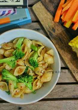 Conchiglie with Broccoli