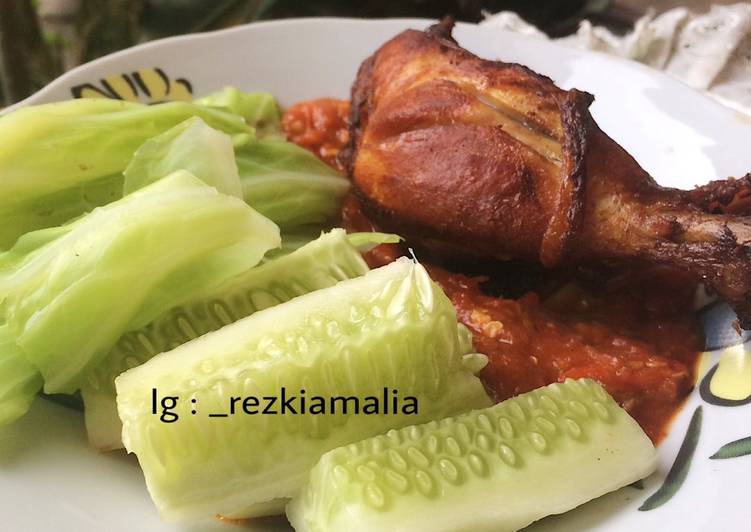 Resep Ayam  Goreng  Lalapan  oleh Rezki Amalia Cookpad