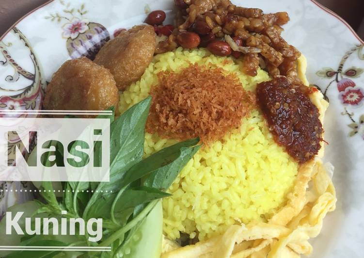 gambar untuk resep makanan Nasi kuning lengkap