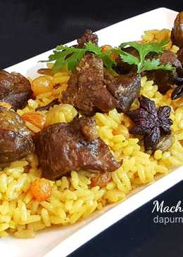 Machboos al Laham (nasi kebuli kambing khas Kuwait)