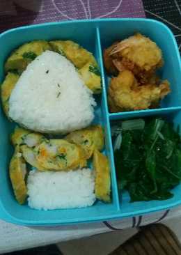 Bekal anak udang goreng tepung dan omelet udang