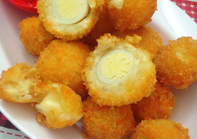 Resep Bola-bola kentang isi telor puyuh atau keju - @dapurchytra